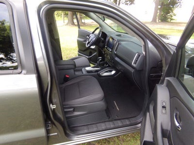 2024 Nissan Frontier SV